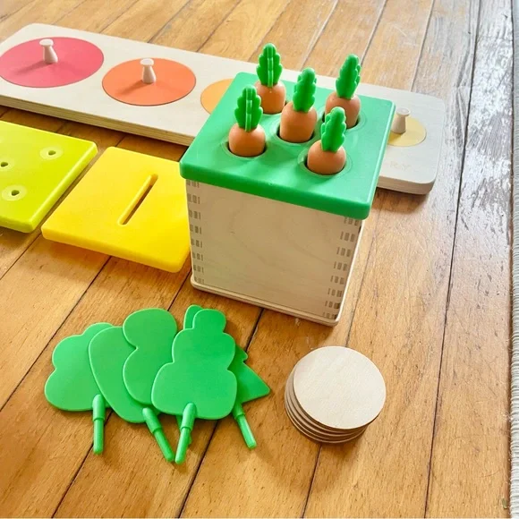 Lovevery The Babbler Play Kit - Picture 4 of 5